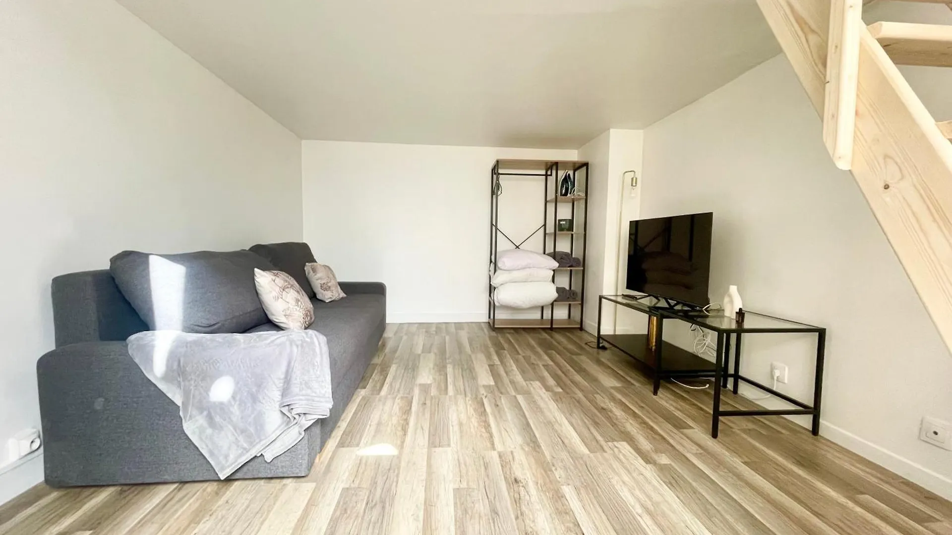 Apartment Homely & Charming Parisian Duplex - Near Marais France