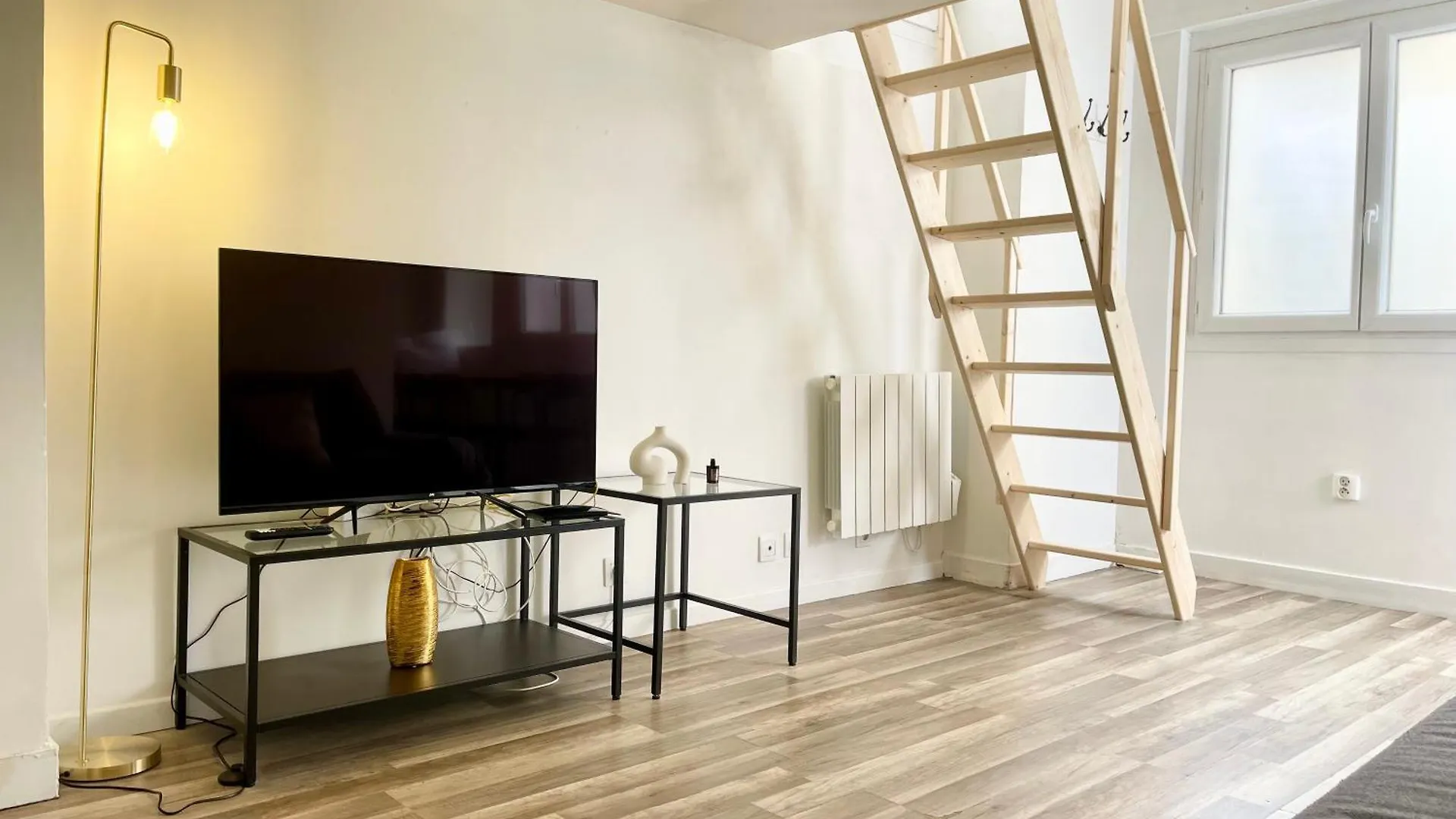Apartment Homely & Charming Parisian Duplex - Near Marais France