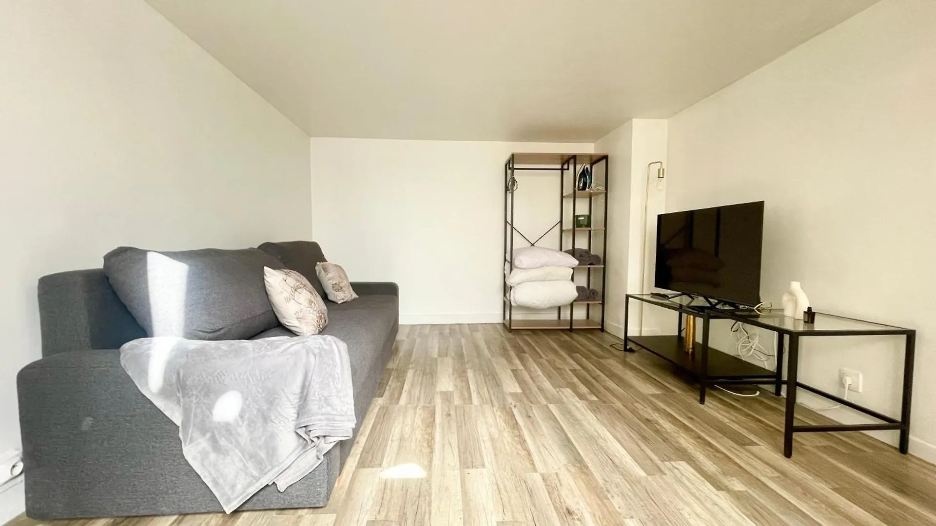 Homely & Charming Parisian Duplex - Near Marais Paris