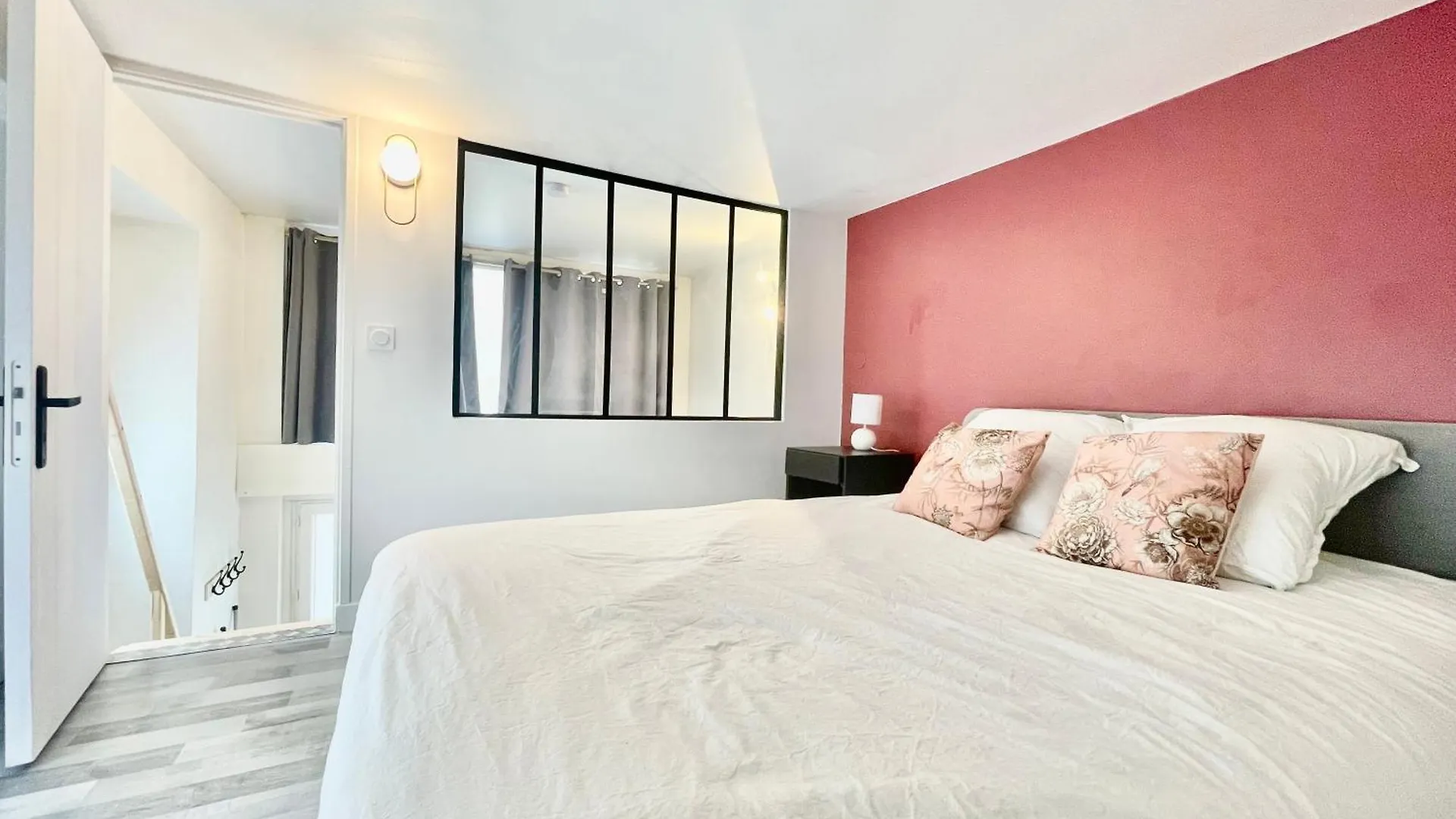 Apartment Homely & Charming Parisian Duplex - Near Marais France