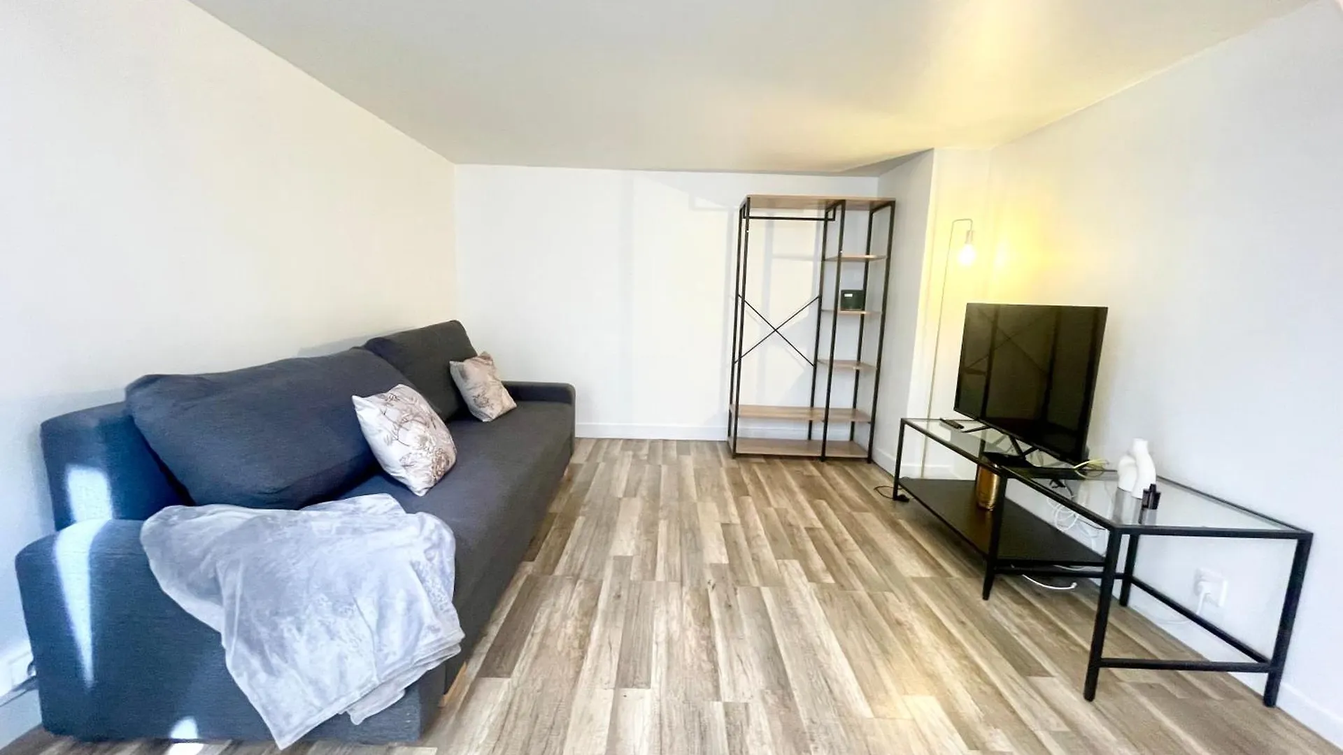 Homely & Charming Parisian Duplex - Near Marais 0*, Paris