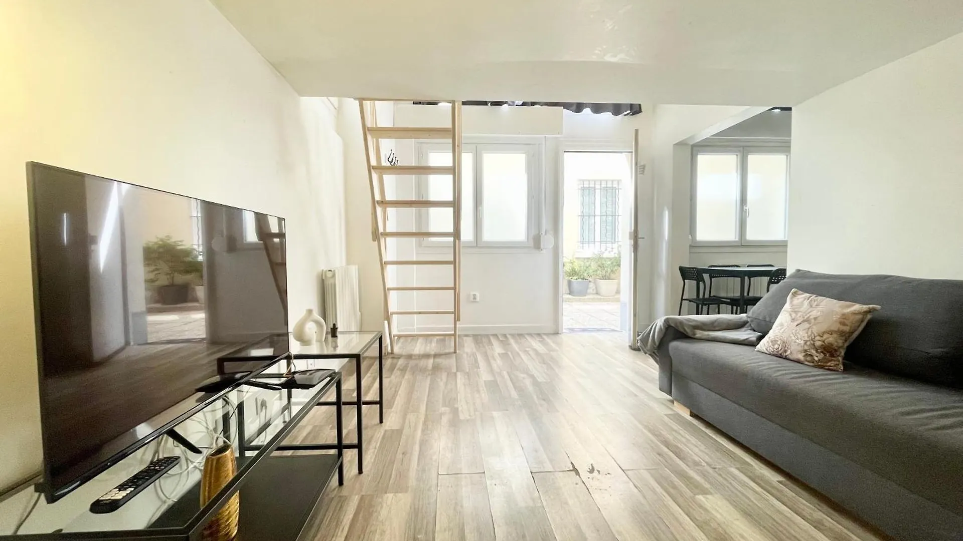 Apartment Homely & Charming Parisian Duplex - Near Marais