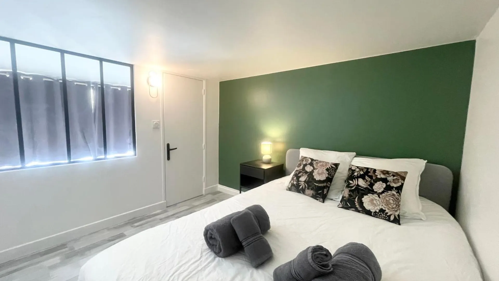 Homely & Charming Parisian Duplex - Near Marais France