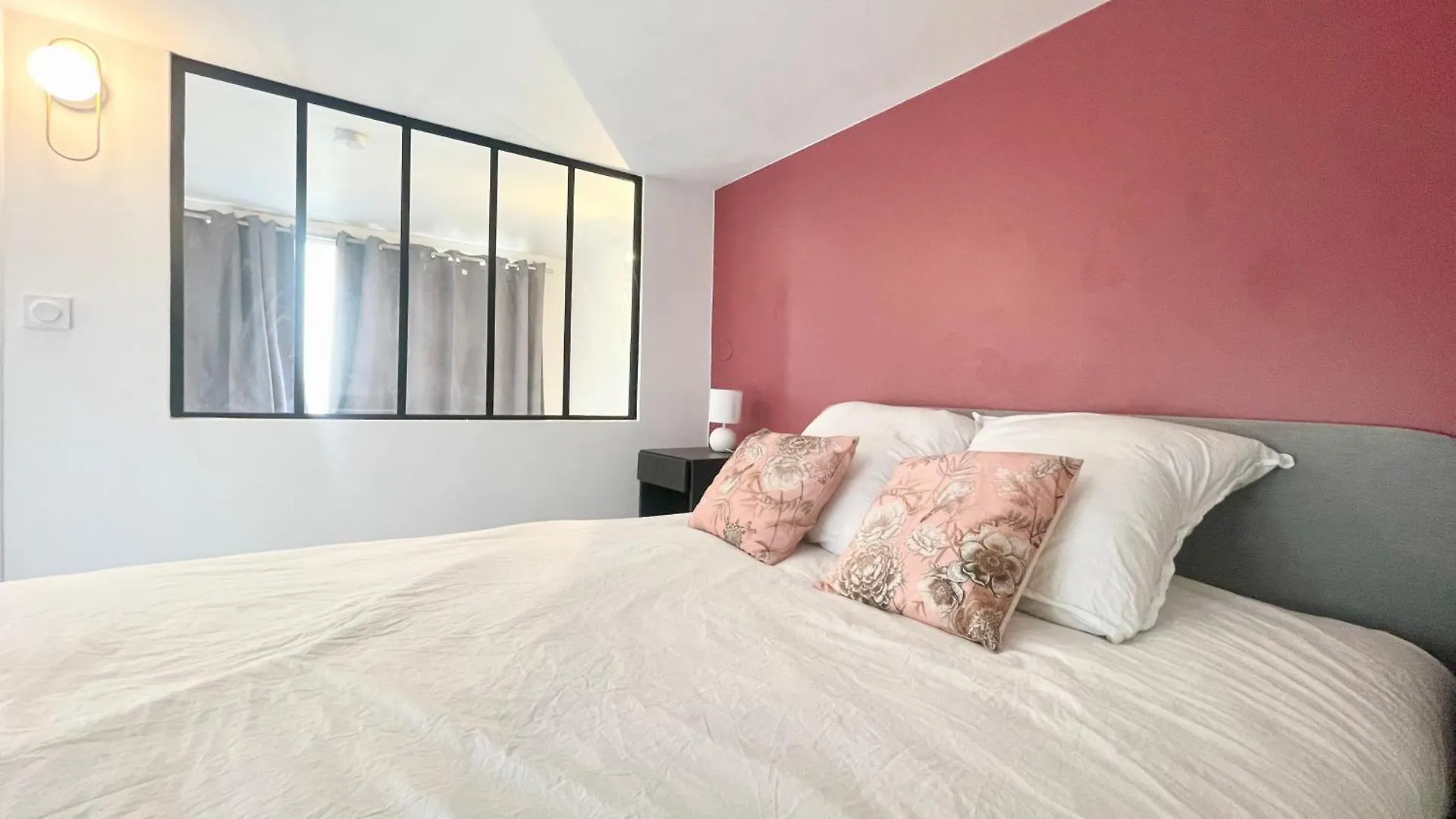 Homely & Charming Parisian Duplex - Near Marais France
