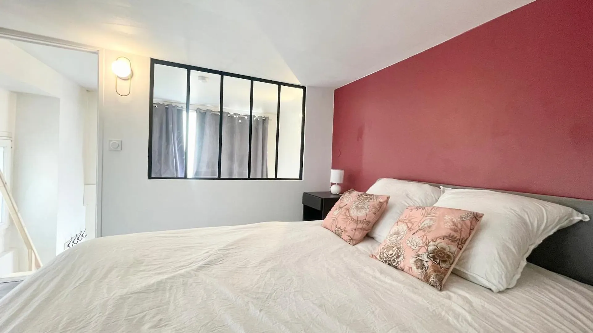 Homely & Charming Parisian Duplex - Near Marais Apartment